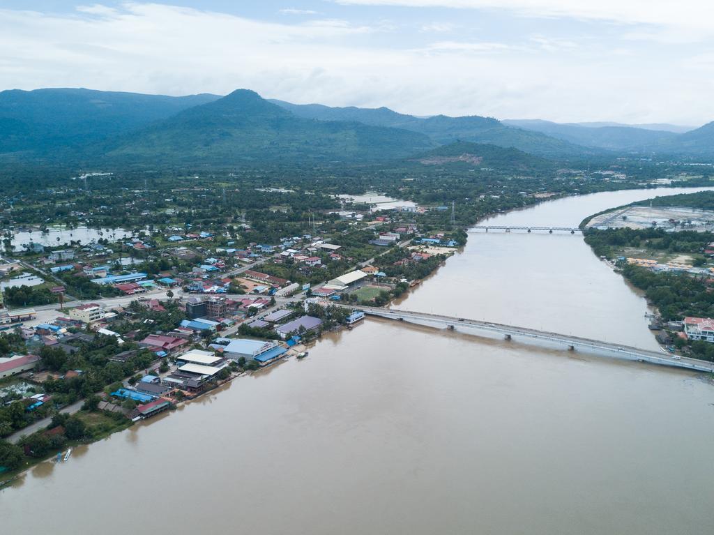 Nomads Guesthouse Kampot Dış mekan fotoğraf