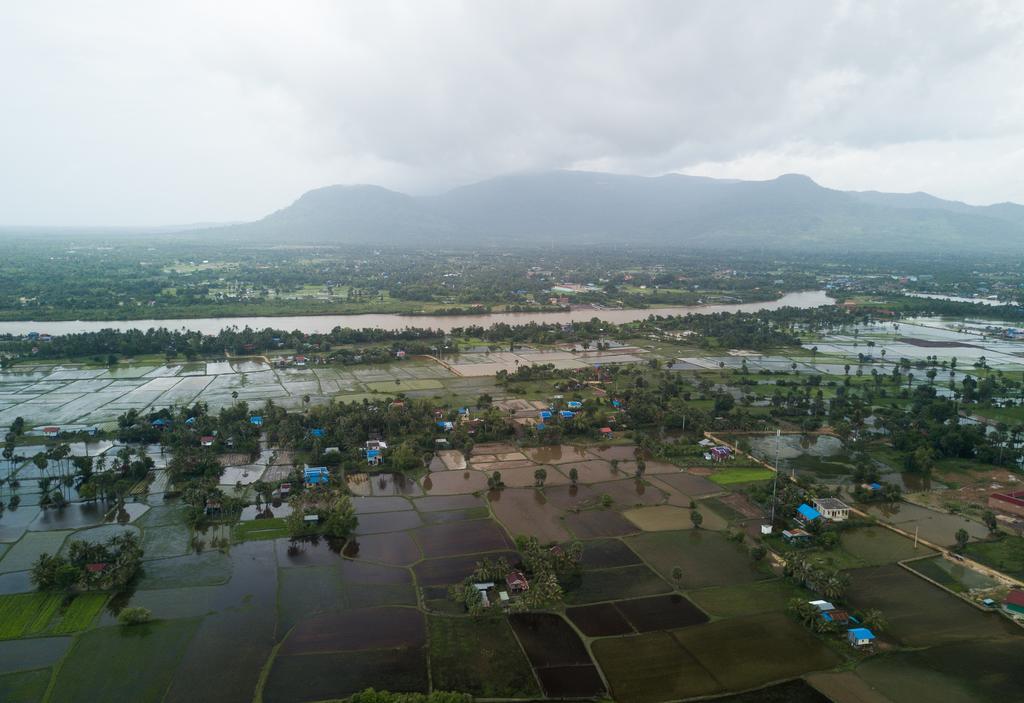 Nomads Guesthouse Kampot Dış mekan fotoğraf