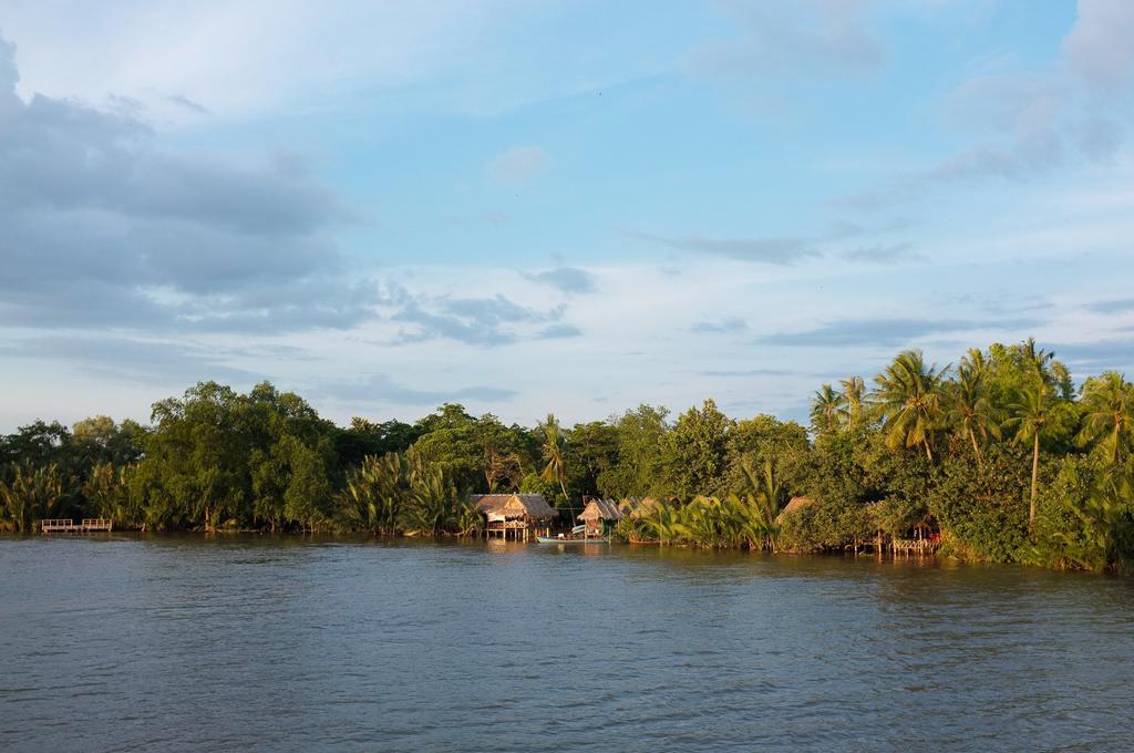 Nomads Guesthouse Kampot Dış mekan fotoğraf