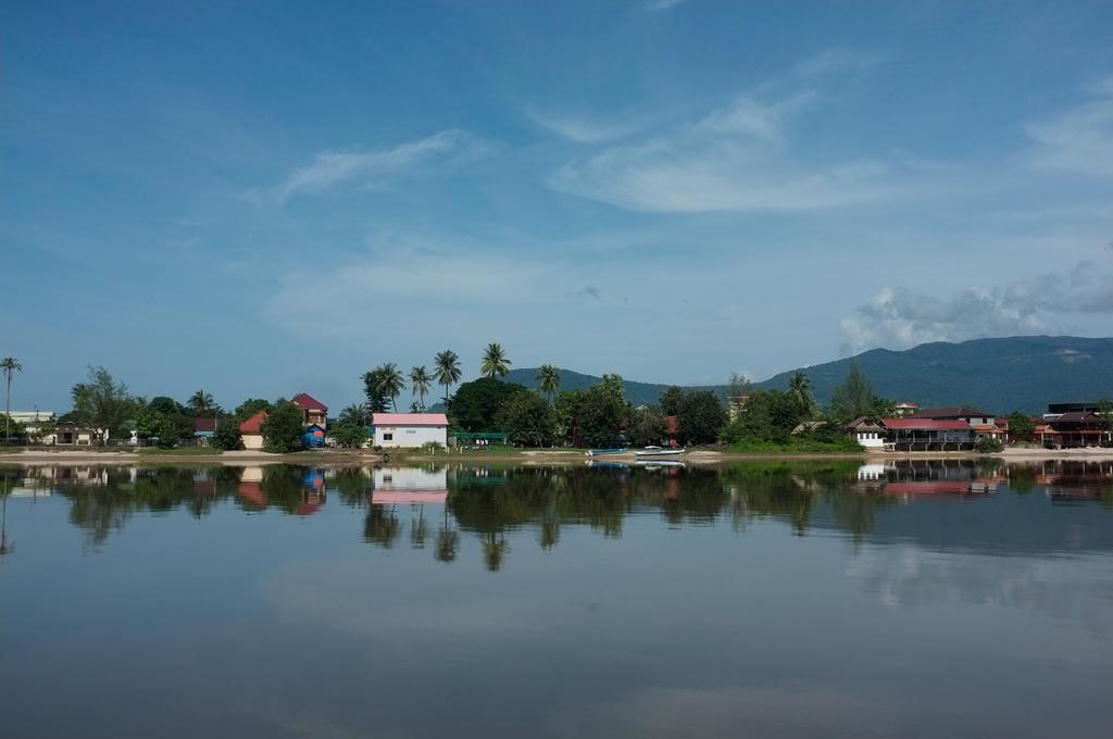 Nomads Guesthouse Kampot Dış mekan fotoğraf