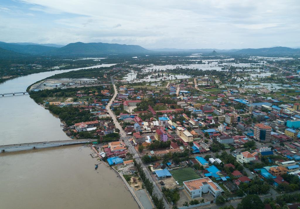 Nomads Guesthouse Kampot Dış mekan fotoğraf