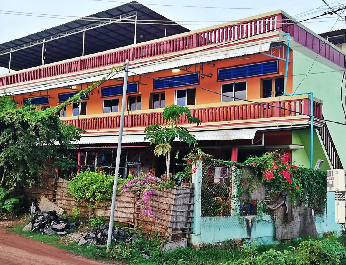 Nomads Guesthouse Kampot Dış mekan fotoğraf